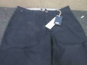 lot 194 image: 2 pr Cutter and Buck MCB00020 Mens...