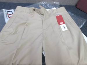 lot 213 image: Cutter & Buck mcb06393 Mens Gabardi...