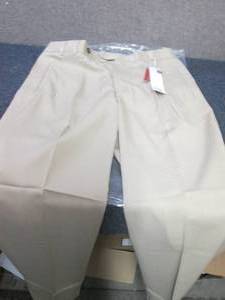 lot 224 image: Cutter & Buck MCB06393 Mens Gabardi...