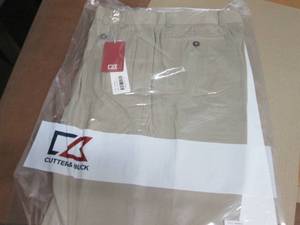 lot 226 image: Cutter & Buck MCB06393 Mens Gabardi...