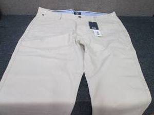 lot 257 image: 2 pr Cutter and Buck MCB00020 Mens...