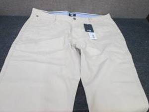lot 258 image: 2 pr Cutter and Buck MCB00020 Mens...