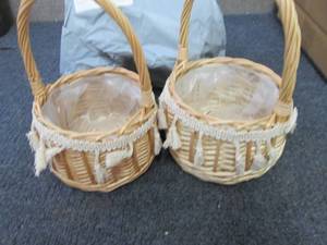 lot 283 image: 2- 2pks Small Woven Baskets...