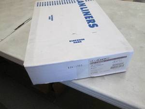 lot 345 image: Case of 100 38x58 inch 60 Gallon Cl...