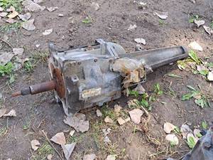 lot 406 image: Borg Warner S-10 Transmission