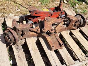 lot 409 image: Fork Lift Axle