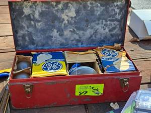 lot 449 image: 18 Metal Tool Box with Various GE Lamps  Light Bulbs (in original packaging)