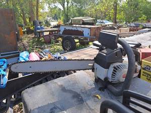 lot 455 image: Craftsman Gas Chainsaw 358.355061