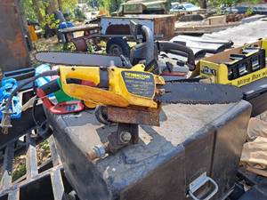 lot 457 image: Remington Power Cutter Electric Chainsaw EL1