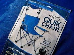 lot 459 image: Kids Quik Chair 37 Camp Chair