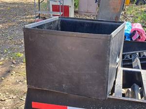 lot 458 image: Fox Polution Packer Re-Use-A-Cube Fiberglass Cover