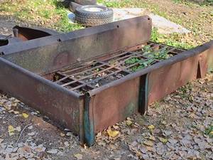 lot 402A image: Vintage 1940s-1950s Truck Bed