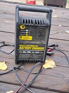 lot 538 image: Cliplight Fully Automatic 10 Amp 12 Volt Battery Charger