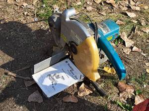 lot 498 image: Makita 255mm Miter Saw LS1000