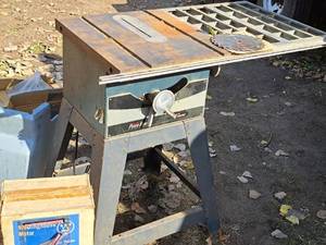 lot 506 image: Wards Powr-Kraft 9 Bench Saw THS-2724