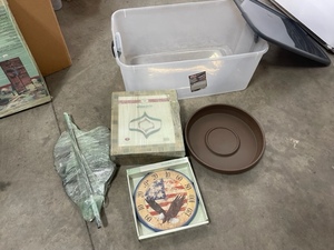 lot 150 image: Outdoor Items and Tote