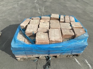 lot 31 image: Wall Blocks