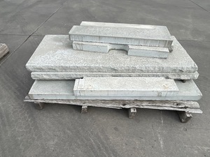 lot 33 image: Stone Caps