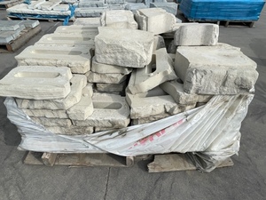 lot 39 image: Unilock Wall Blocks