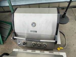 lot 81 image: Gas Grill for Built-In Patio Set Up
