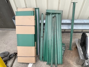 lot 90 image: Metal Shelving