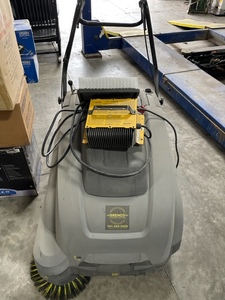 lot 100 image: Karcher Professional Floor Cleaner with Charger
