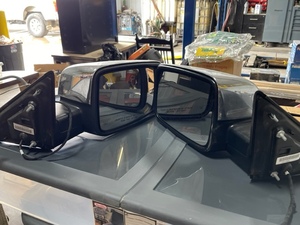 lot 135 image: Dodge Truck Side Mirrors