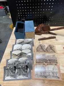 lot 3 image: Stereoscopic Viewer with View Cards
