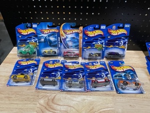 lot 8 image: Hot Wheels