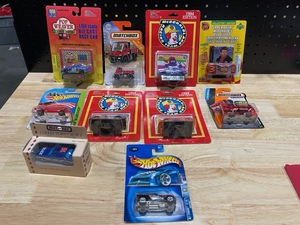 lot 18 image: Hot Wheels, Racing Champions