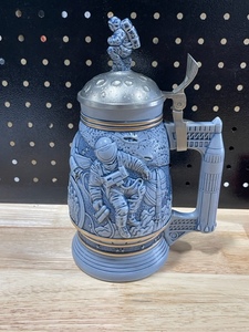 lot 34 image: Avon Conquest of Space Stein