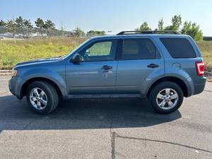 lot 9 image: 2011 Ford Escape XLT - 2 OWNERS