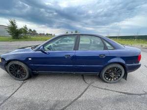 lot 125A image: 2000 Audi A4 1.8T Quattro - AWD - MANUAL