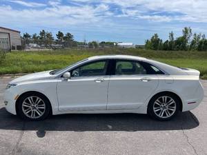 lot 8 image: 2013 Lincoln MKZ - 2 OWNERS