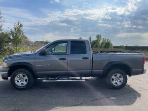 lot 14Z image: 2005 Dodge Ram 1500 SLT - 4X4