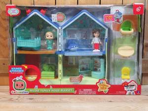 lot 108 image: CoComelon Deluxe Family House Playset