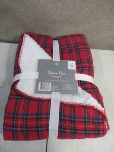 lot 123 image: Comfort Bay-Yarn Dye Throw-50 x 60