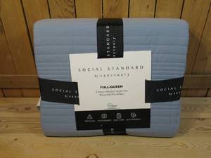 lot 82 image: Social Standard by Sanctuary Recycled Polyester Quilt Set - FullQueen