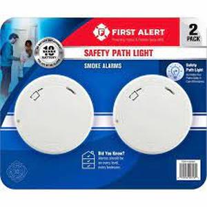 lot 140 image: First Alert 10-Year Battery 2-Pack Battery-operated Photoelectric Sensor Smoke Detector