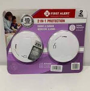 lot 141 image: First Alert 10-Year Battery-Operated Combination Smoke and Carbon Monoxide Detector