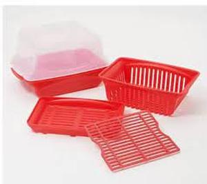 lot 70 image: Set of 2 Cooks Essentials 6 Piece Microwave Multi Cooker Roast, Steam, Poach& Bake - Red