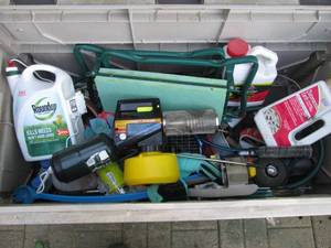 lot 178 image: Contents of outdoor storage box