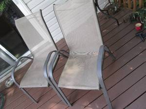 lot 184 image: 2 Metal frame patio chairs