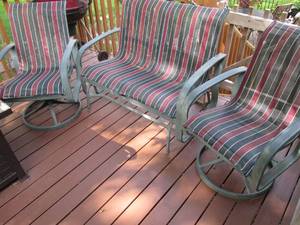 lot 185 image: Patio glider bench with two matching chairs
