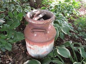 lot 189 image: Painted milk can with lid