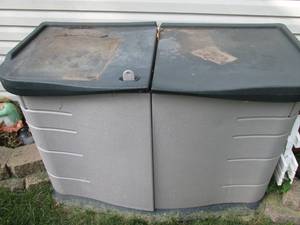 lot 222 image: Rubbermaid outdoor storage unit with dual lift top and swing open doors