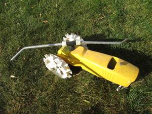 lot 232 image: Nelson water-propelled moving sprinkler