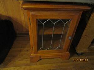 lot 119 image: Solid Wood end table with Stained glass style door and 2-shelf storage