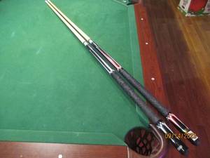 lot 19 image: Pair of Minnesota Fats pool cues