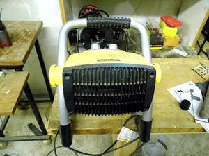 lot 7 image: Stanley portable electric space heater